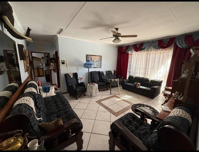 4 BEDROOM HOUSE FOR SALE IN VANDERBIJLPARK CE 5